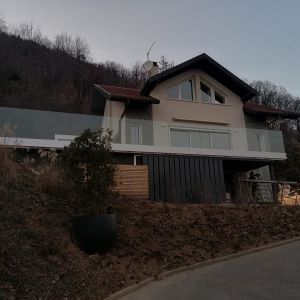 Groupe VIT-Gabriel Guyot Paysage - Sevrier- Vitrage STOPFALL- Vitrage sécurité-Vitrage feuilleté trempé - Vitrage technique- Garde corps