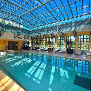 vitrage-avec-insert-decoratif-du-groupe-vit-specialiste-du-vitrage-pour-les-professionnels